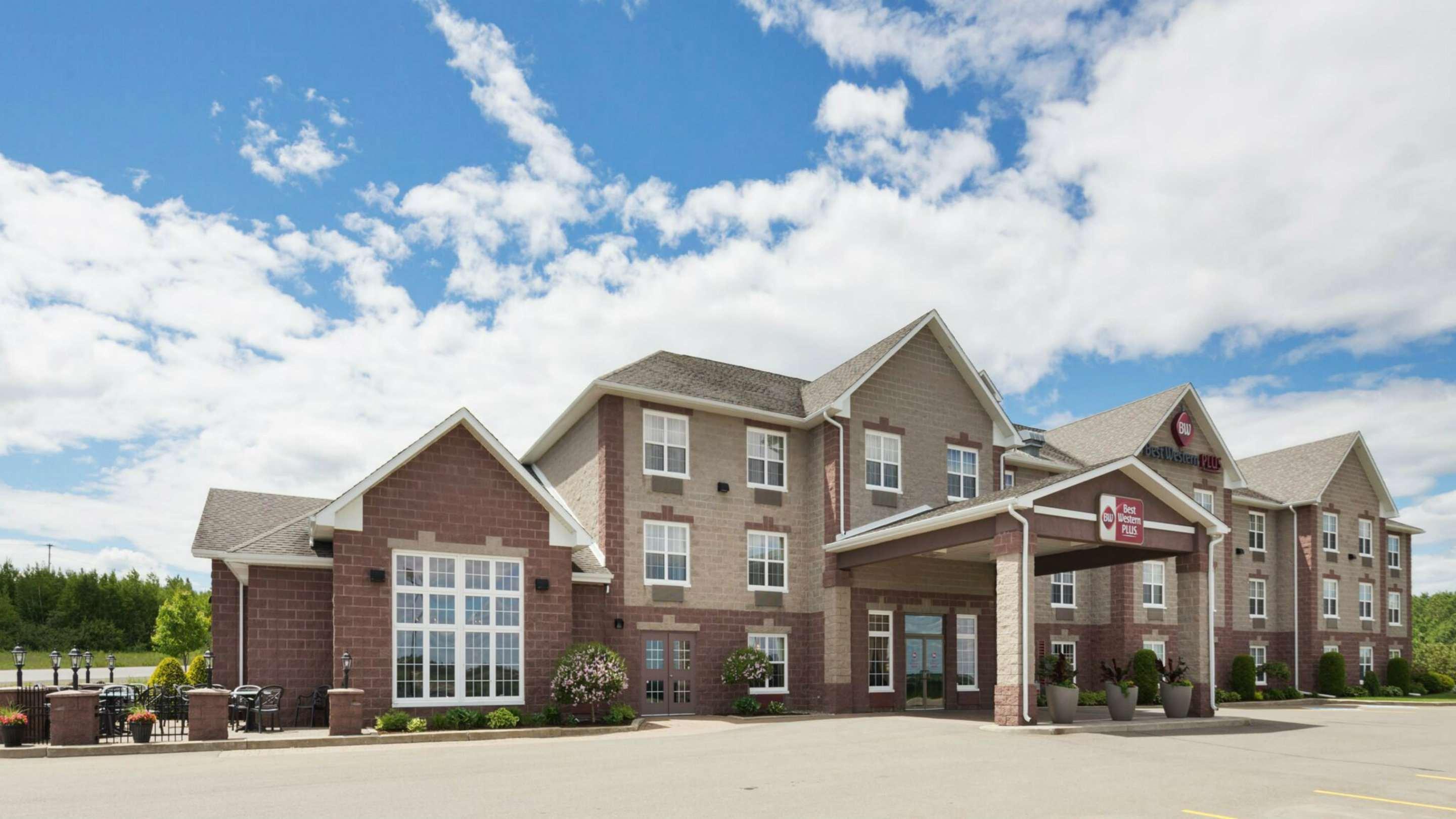 Best Western Plus Grand-Sault Hotel & Suites Exteriör bild